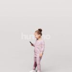 Animated 013-4339 OS2 Kid Standing with Phone